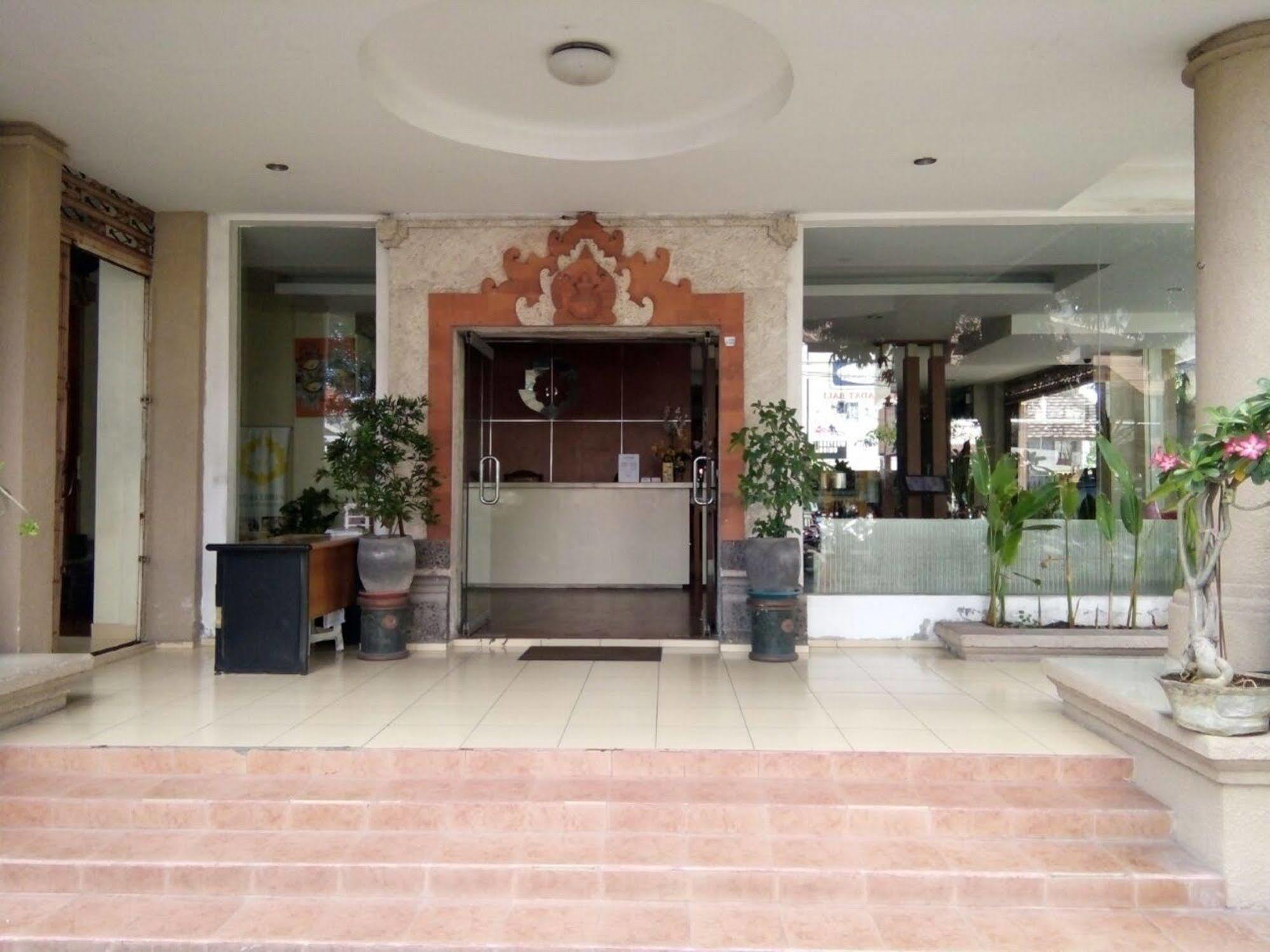 Reddoorz @ Raya Kuta Hotel Kuta  Exterior photo