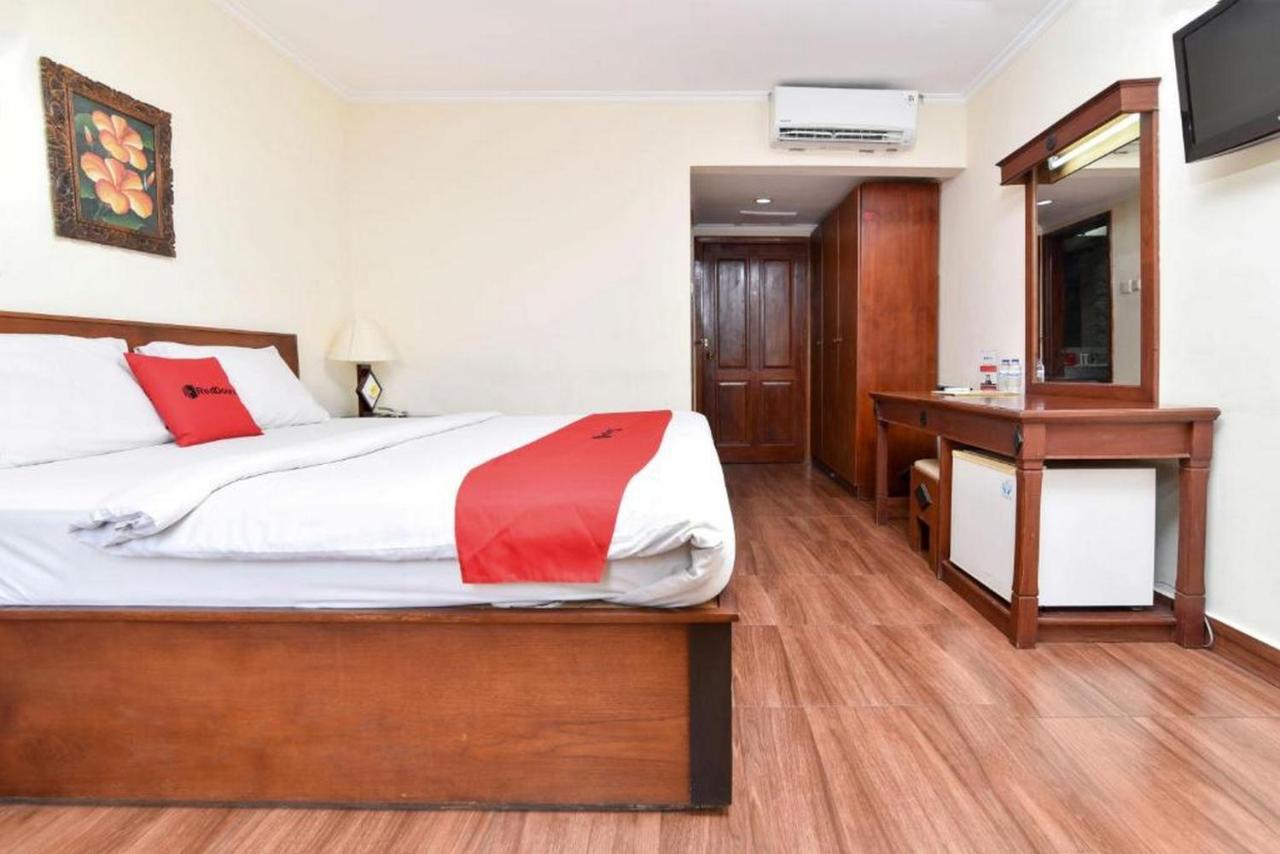 Reddoorz @ Raya Kuta Hotel Kuta  Exterior photo